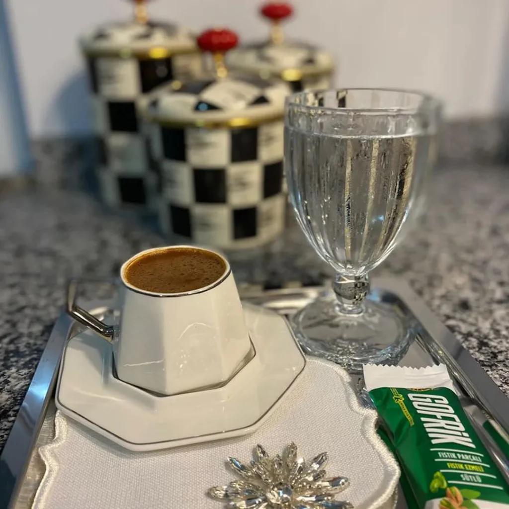 فنجان قهوه ترکی مینیمال